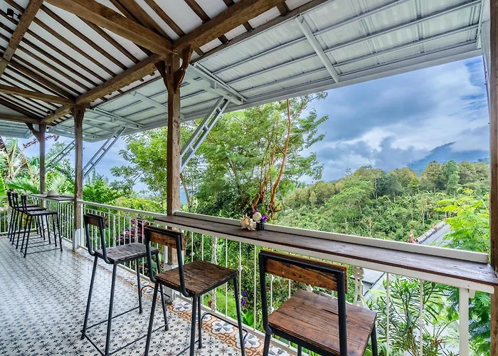 Slope Glamping Gitgit