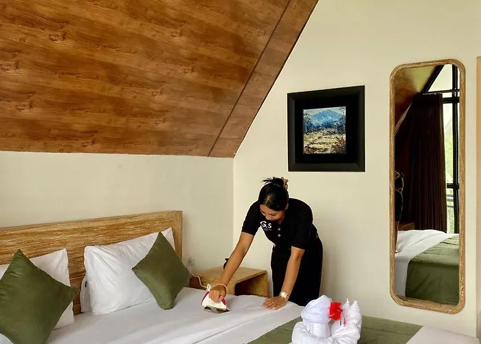 Slope Glamping Gitgit